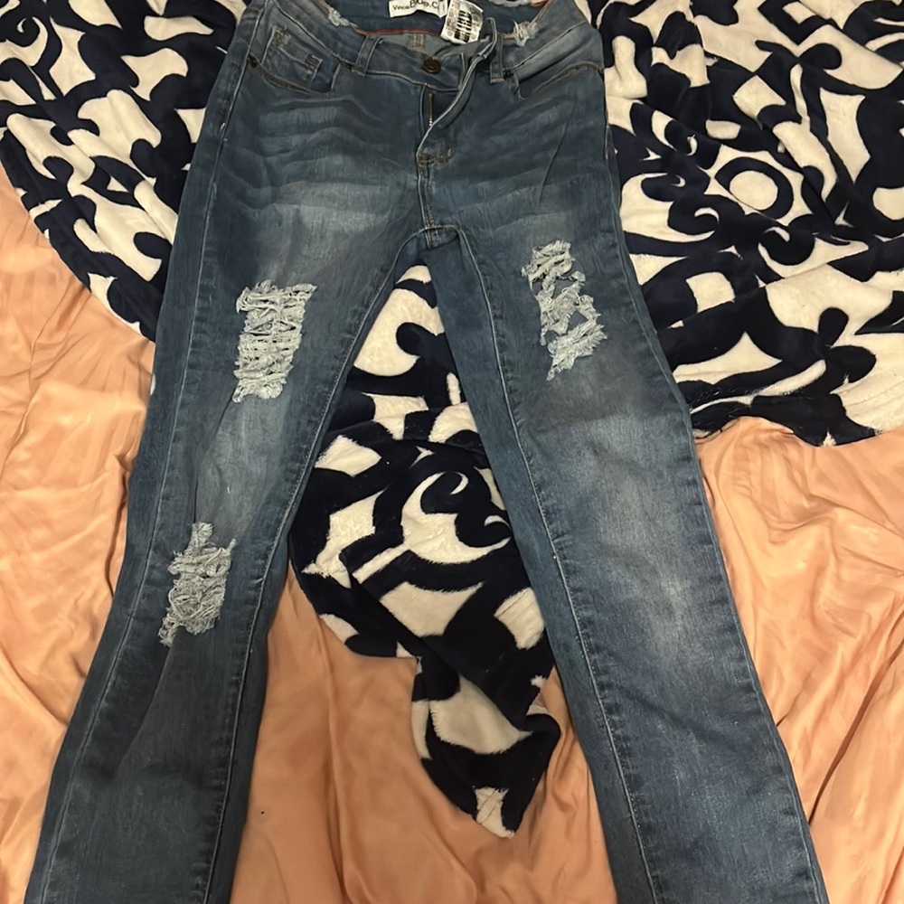 Worn a couple times very cute!
